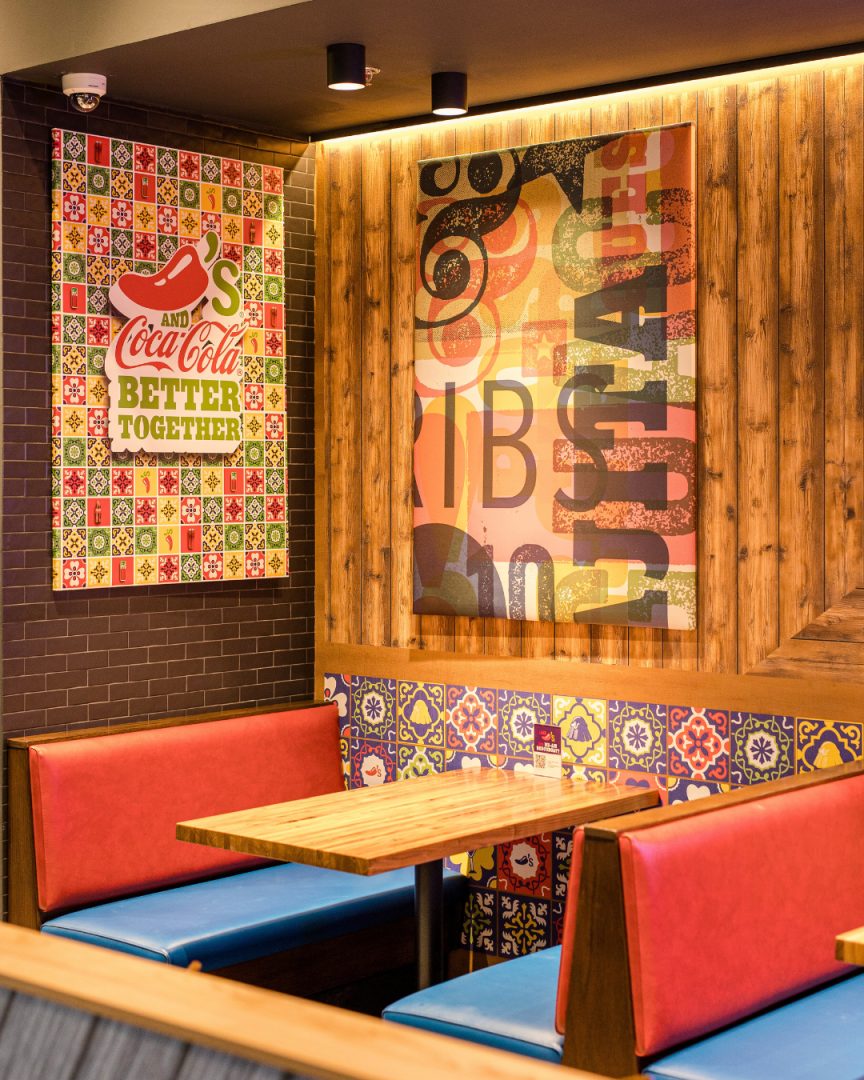 Chili's Romania, Băneasa Shopping City – amenajare interioară restaurant, design PickTwo (6)